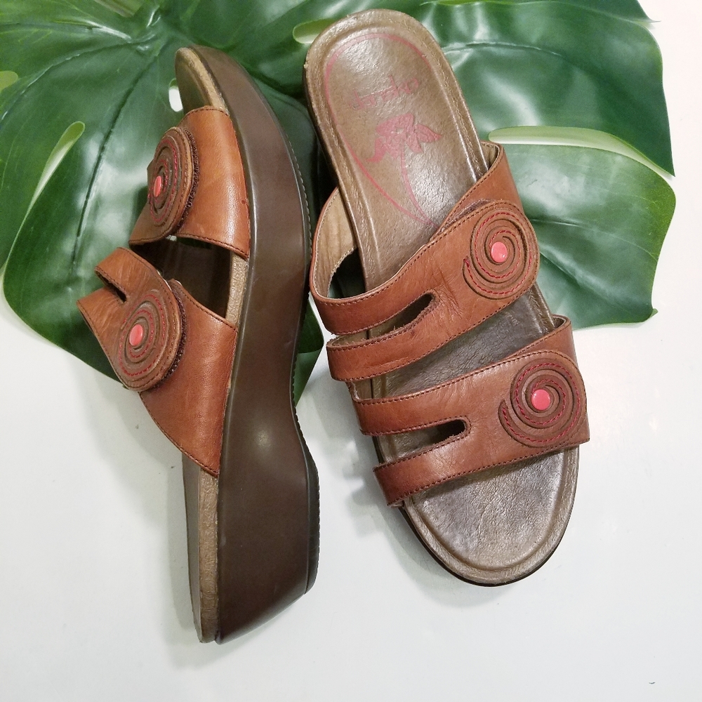 Dansko Tan Leather Wedge Sandals Velcro Double Straps Embroidered Swirl Size 37